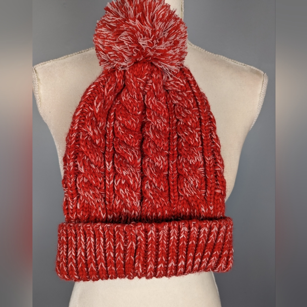 Red winter hat - Picture 3 of 3